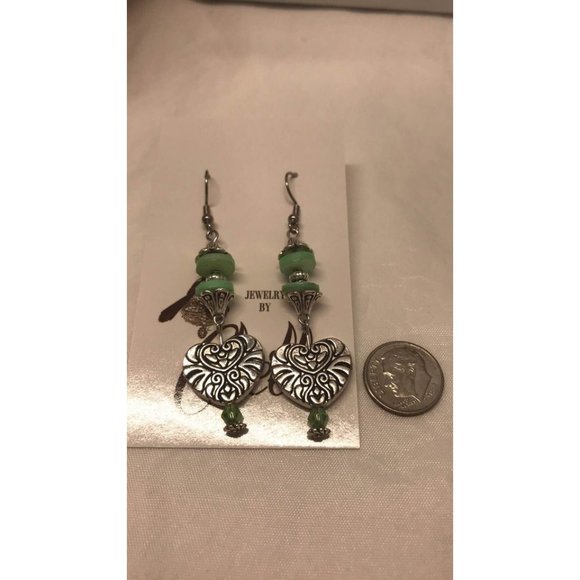 Silver Plated Heart Dyed Green Mother of Pearl - Picture 8 of 10